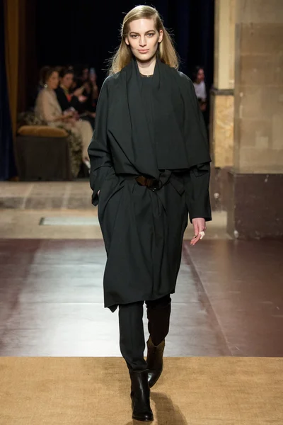 Look 29